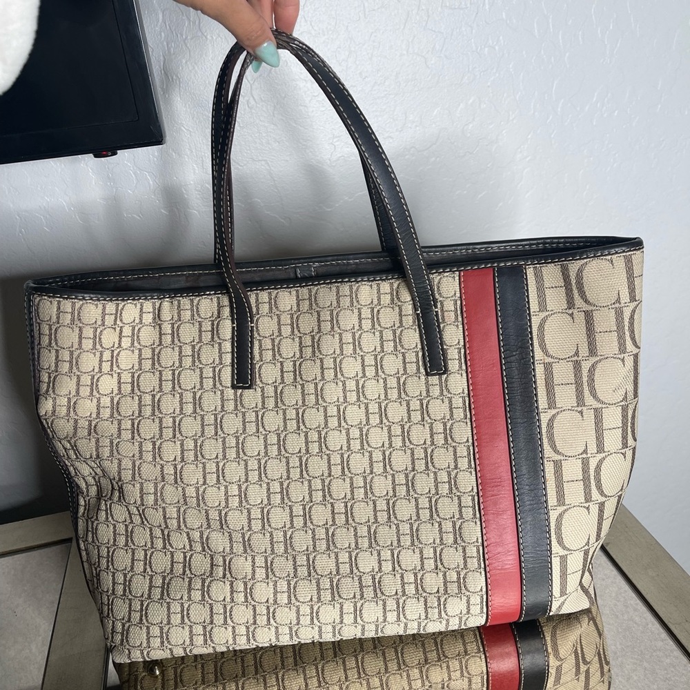 CAROLINA HERRERA TOTE BAG (Good condition )